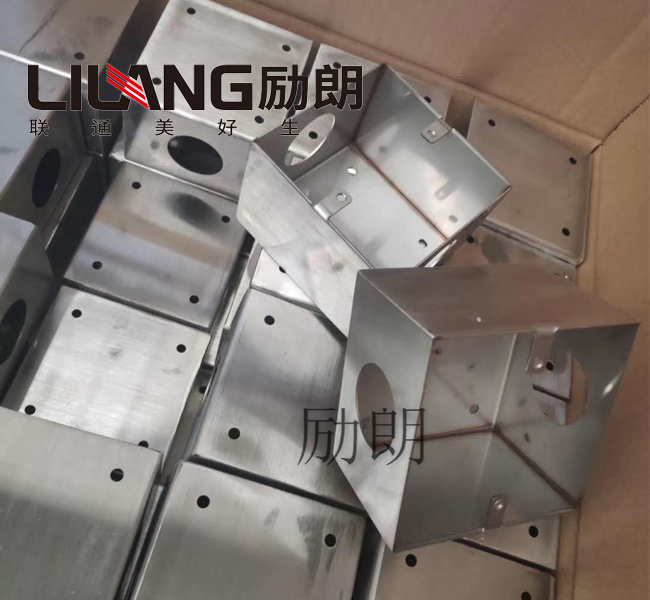 不銹鋼防爆接線盒怎么和線管連接？